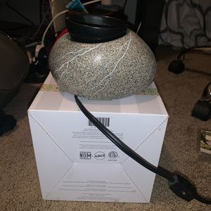 SOLD Scentsy Zen Rock wax melter/wax melts